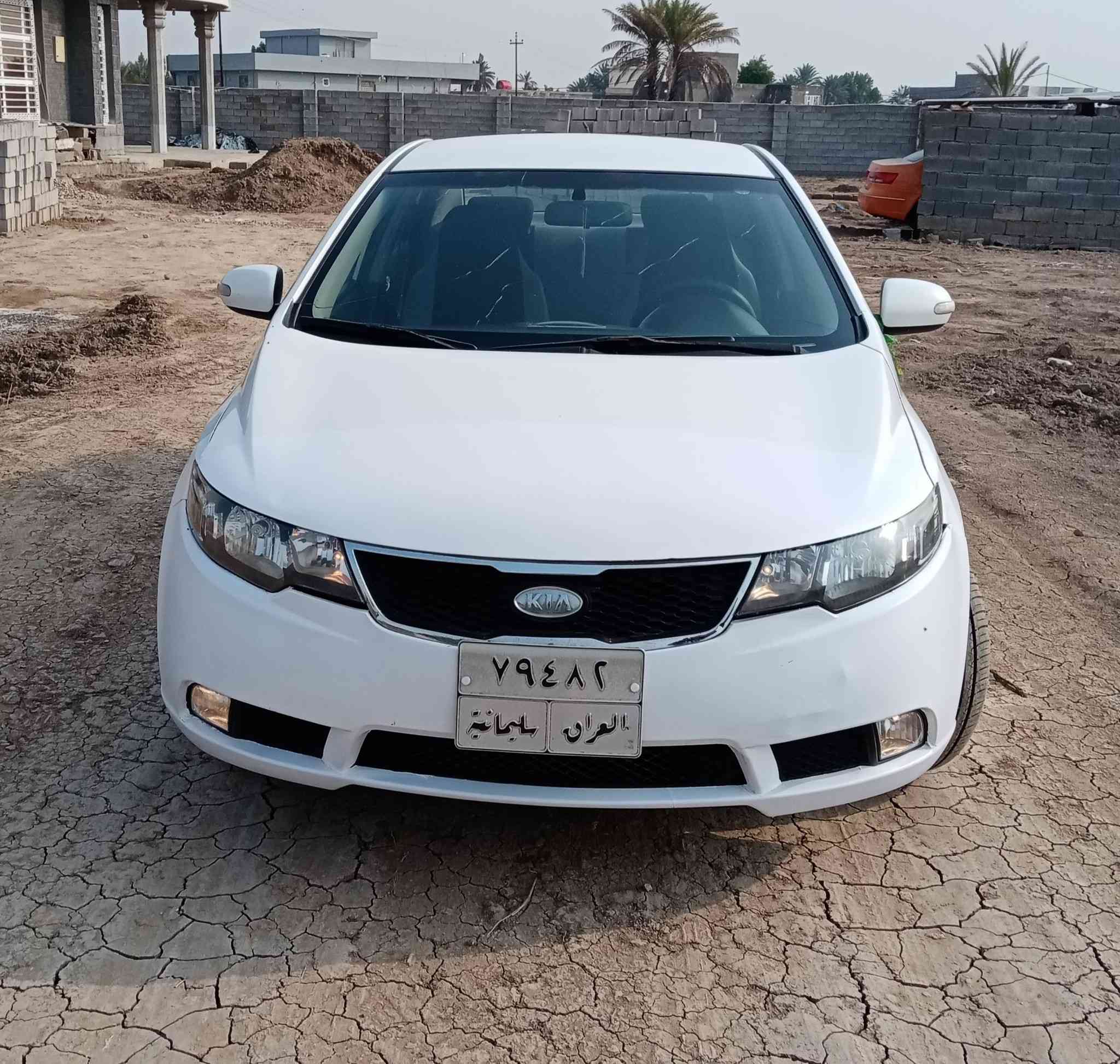 السلام عليكم
سيراتو موديل 2010 كفاله محرك كير
 كفاله من الصبغ والتبديل عده شبر اباب السايق وباردات بسيطه خمسه ويل كب تبريد شغال السياره خير من الله ترايك وين ميعجبك للأستفسار اتصل *********** ***********
