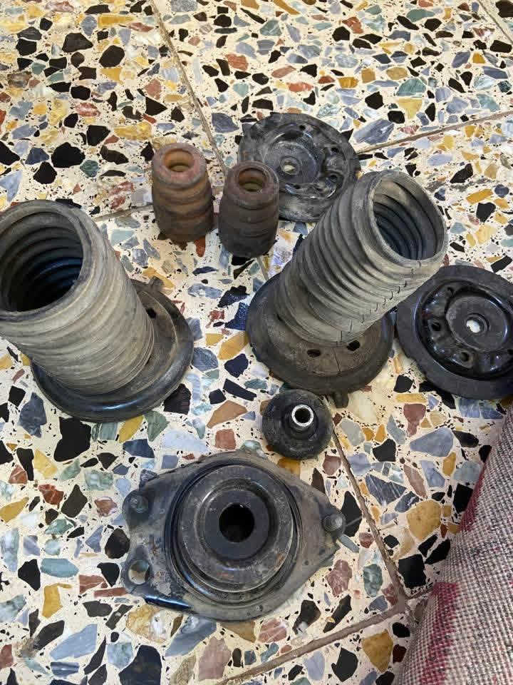 السلام عليكم ادوات كورلا مستخدم حاويه  مديل 18 19 شرط ع فحص كل الادوات ***********
