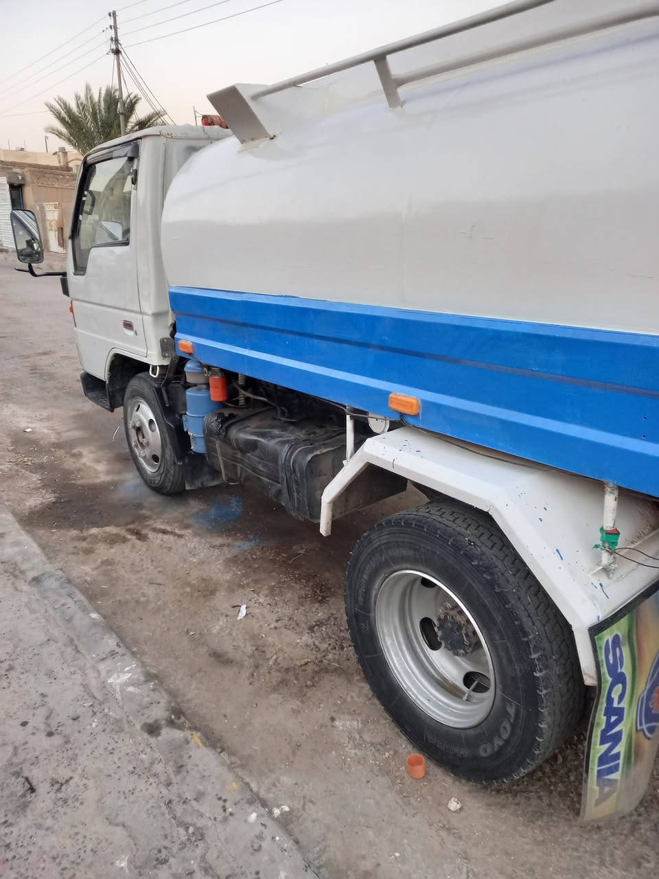 دنكر مازده محرك كير وشاصي مكفول كله جديد البيع  لاتصال على الرقم ***********
