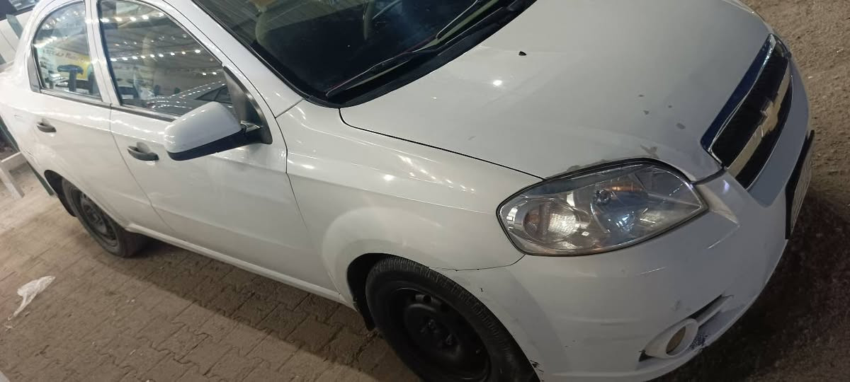 السلام عليكم
افيو ٢٠٠٩
مكينه مفتوحه
خليجي كير أوتوماتيك
بيها قطع صبغ بس ابيع احزام بدون تبديل بدون دواخل 
سنوية بسمي لل ٢٩
مكاني نجف 
***********
68 وبيها مجال
