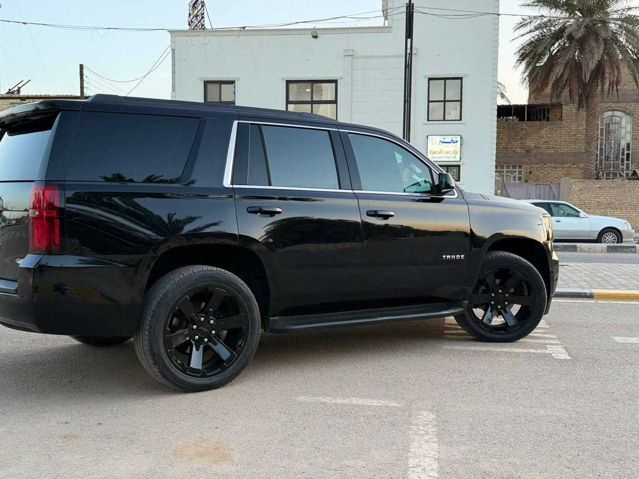 تاهو  2019LT وارد مكينه 5300 ، V 8 
مكان السياره نجف 
ضرر السياره ع حادث امريكه نفسه 
بابين صوب الراكب مبدلات بالامريكه 
وصبغ جاملغ الامامي صوب الراكب 
فول عدا الفتحه 

رقم صاحب سياره
***********
