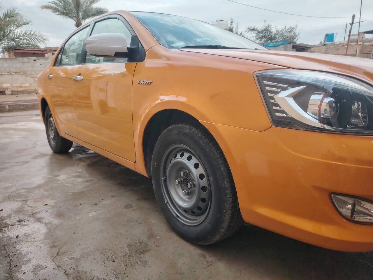 جيلي موبل موديل 2012 رقم بغداد بدون ضربه صبغ بيه بس خشم جاملغ امام صفحت سكن محور كورلا كير عادي مكان خانقين ***********
