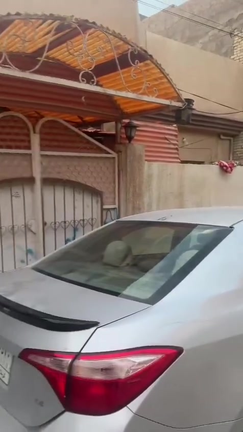 للبيع  فرصة سكنية مميزة في حي التحدي 🏠
تفاصيل العقار:
​الموقع: حي التحدي (خامس بيت عن الشارع الفاصل بين التحدي والصمود).
​المساحة: 200 متر مربع.
​نوع البناء: طابق واحد (بناء قديم بحالة جيدة جداً).
​السعر: 450 (قابل للتفاوض للجادين).

​للاستفسار والتواصل:
يرجى مراسلتنا عبر الخاص أو عبر الواتساب حصراً على الرقم التالي:
📞 ***********
