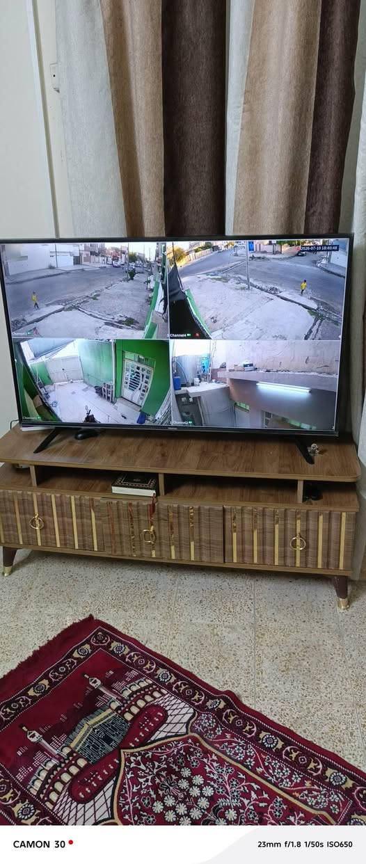 كامرات HDD 500 GB ملون + صوت
ومعاهم عاكسه متستعملين شهرين فقط ومع وجود وصل الشراء وبيهم ضمان سنتين من شركة سما الشرق . 
سبب البيع لغرض الانتقال الى منزل اخر 
للاستفسار الاتصال على الرقم *********** وبيه واتساب
