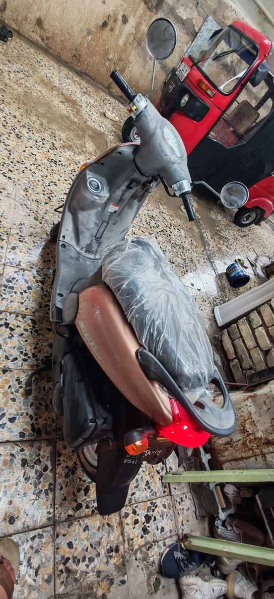 سلام عليكم دراجة فله ل بيع دراجه حلوه وصارله شهر نازله من الحاويه مكفوله دراجه مكينه خشمه مدينه الصدر *********** بغداد, العراق
