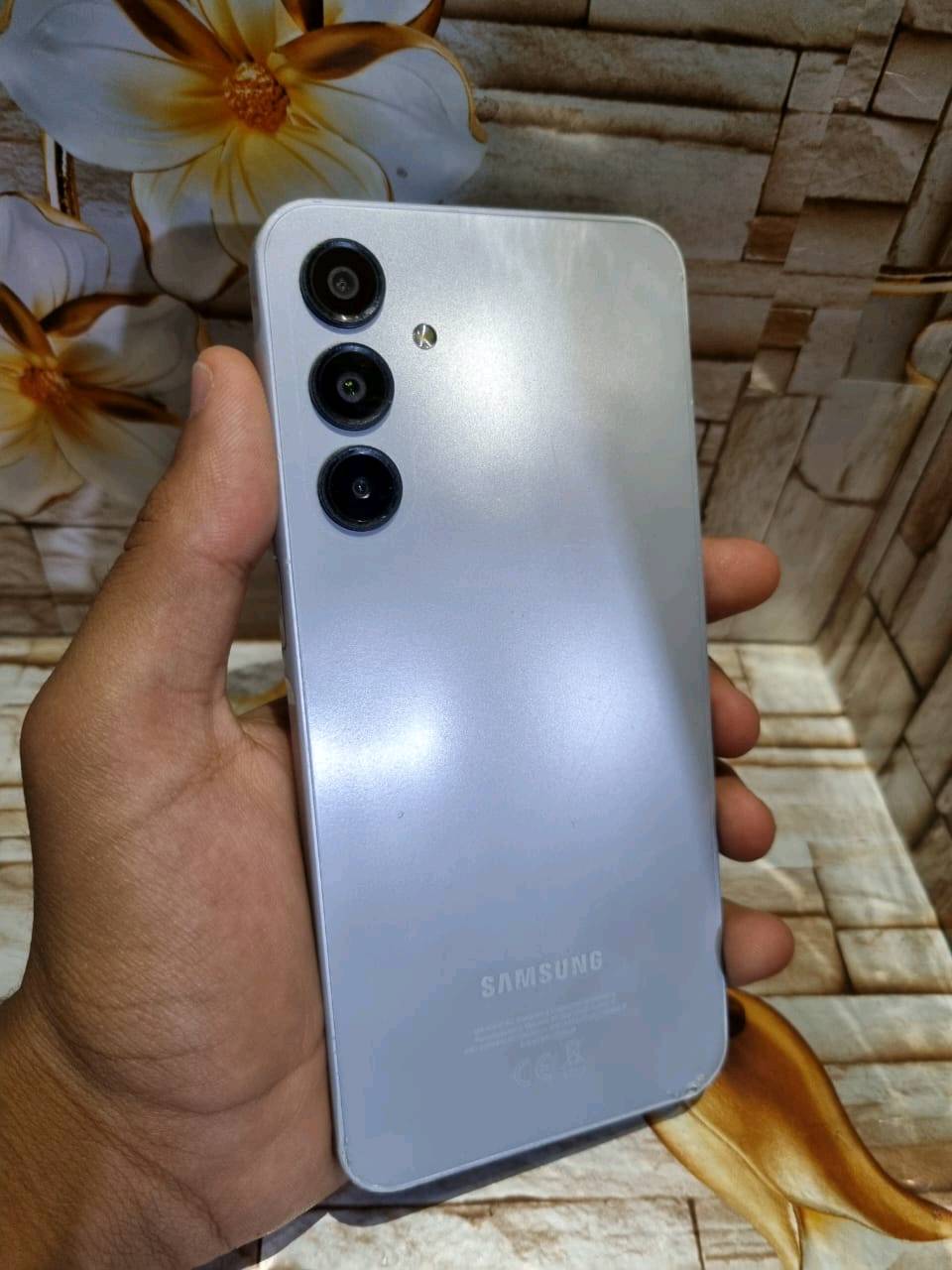 السلام عليكم 👋
متوفر موبايل : Galaxy a16 
ذاكره : 256/8 رام
نظافه 90% 
ملحقات : كفر فقط !! 
ملاحظه : جهاز مستبدل شاشه عاديه فقط 
ببجي : 60 فريم ثابت ؛
السعر : 135 الف فقط 💵
متوفر توصيل 🚚
