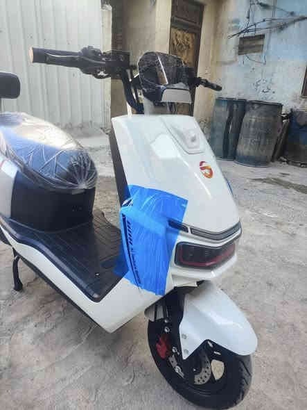 السلام عليكم درجه شحن جديد الساحه زيرو غير مستمل 0 كيلو متر شركة الجوهرة البحرية موديل 26 تصفيه مخازن *********** سعر 750 قفل  عنوان بغداد ساحة الوثبه ملف 2000 سرعه 100
