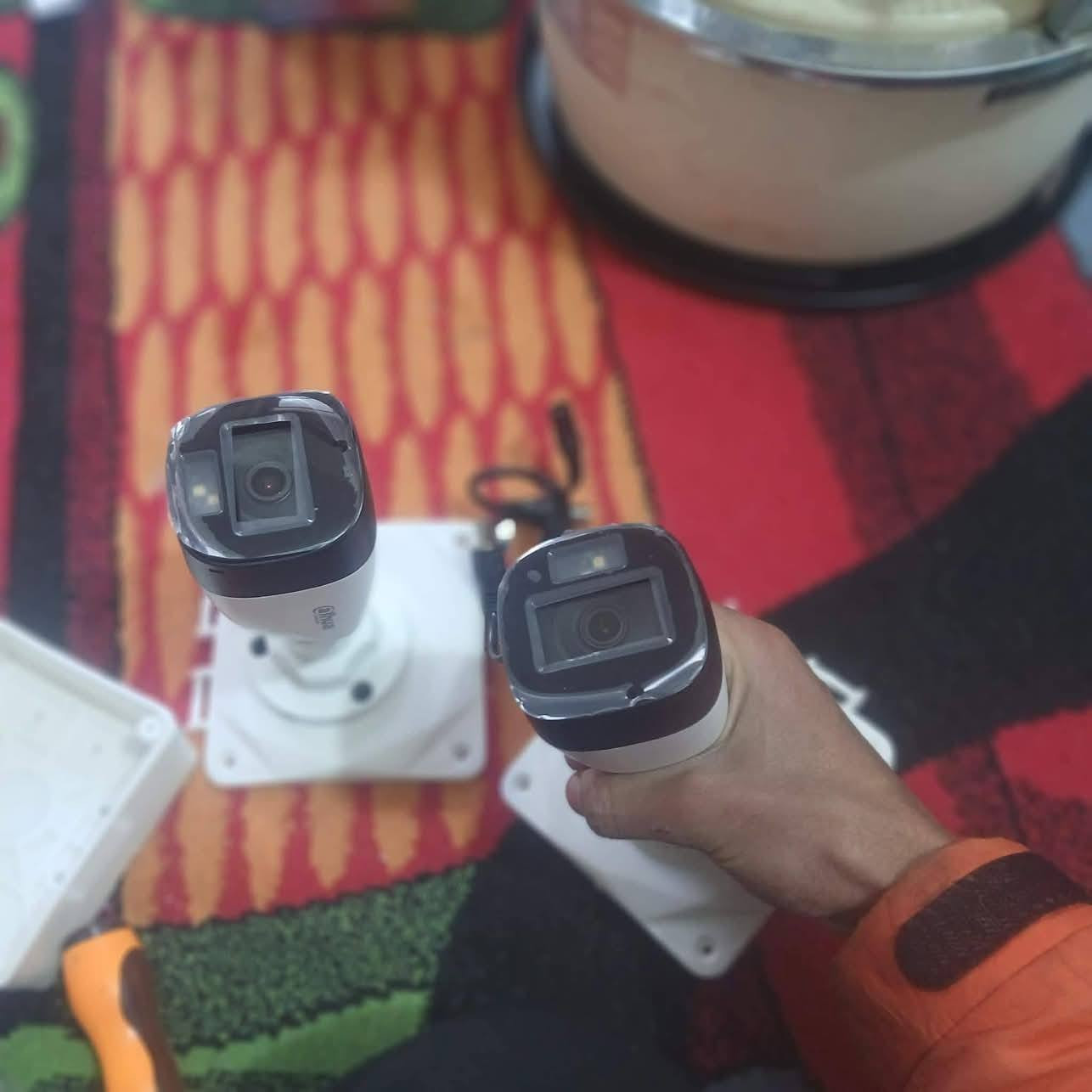 تنصيب .الصحن.تقوية الاشاره .تركيب بلازما على الجدار .بحث وترتيب القنوات.عدم الحاجه للكهرباء بجهاز الفايندر الحديث .تنصيب .كافة انواع الكامرات اصلي ضمان وبانسب الاسعار السده.المفرق للاستفسار الاتصال *********** متواجد عالرقم دائما
