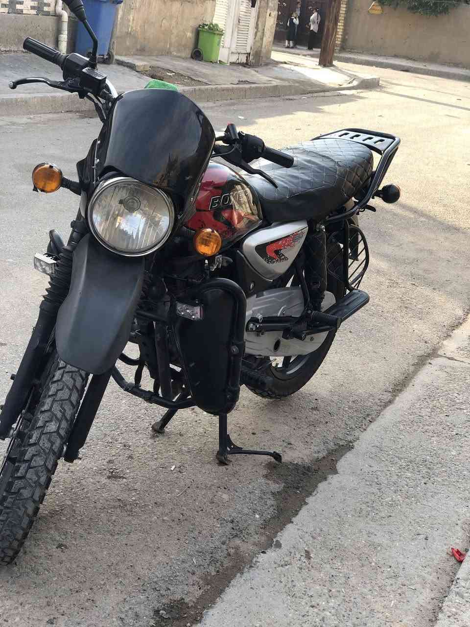 سلام عليكم من رخصت الكروب بوكسر جبلي وراق دراجه مكفوله نضافته شوفت عينك وتجي تكلب وتشوف دراجه دراجه مال بيت مخليه على كد طلعتي لسوك مكاني بغداد الشعب :سعر مليون ٤٠٠وبيه مجال 
١٤٠٠:رقم تليفون :*********** اي وقت موجود تصل ودلل
