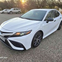 كامري SE • ٢٠٢٢ • ماشي ٤٤ الف