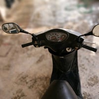 عنوان بغداد شعب  دراجه بريز ماشيه 44  نضيفه مكينه مامفتوحه  دهنهة جديد