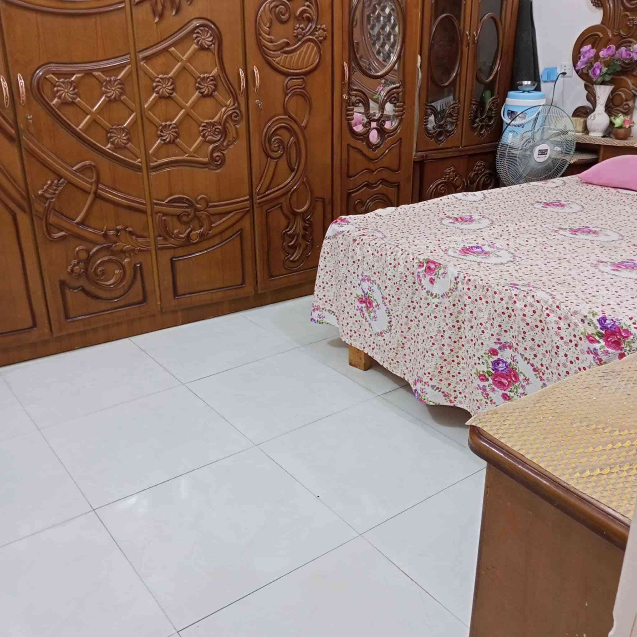 بيت للأيجار مساحه ١٠٠ متر غرفتين + صاله + مطبخ + حمام داخلي +حمام او تواليت خارجي العنوان الحسائيه قرب حسينية الهدام مطلوب عائله صغيره الاستفسار ***********
