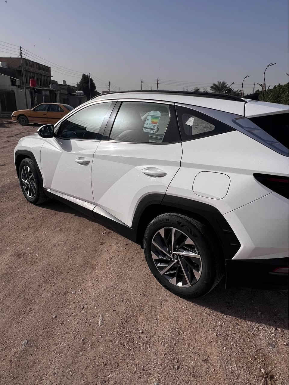 السلام عليكم للبيع توسان خليجي مديل 24 كفاله عامه بيها رصعات على وضعها موضحه بالصور وبيها سونار رقمها بصره بعدها بضمان الشركة ماشيه 46 الف مغلفة نانو بالكامل سعرها 220 مكانها بصره زبير *********** البصرة, العراق
