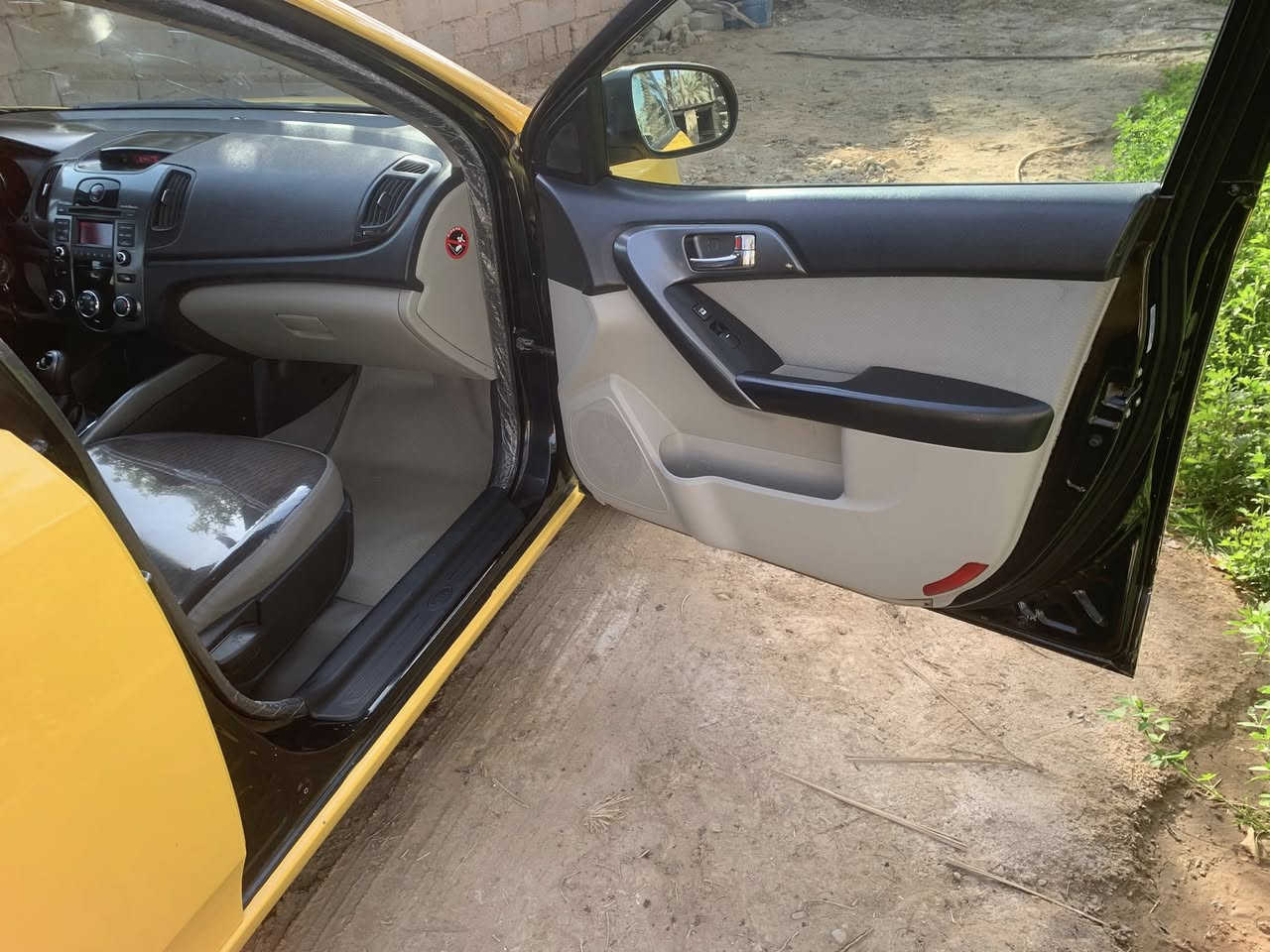 مساء الخير شبابنة الطيبين فورتي 13رقم بغداد بأسمنة مصفره هيئة وغرامات حادثها باب وجاملغ امامي لا شواصي لا الغود ولا ضربة ثنينهن القديمات عندي تريدهن اخذهن وياها مكينة وكير كفاله واتعهد بيهن حدادية جديده تبريد تخم تاير سياره معمرها ع ايدي وتعبان عليها  السعر 100 يعني شده وبيها مجال سياره احلى من الصور اخوتي كلشي اكو بسوك حته 80 رجاءأ معجبتك اعبر المنشور والله يوفقك  شوف الفيديو قبل لتتصل ***********
