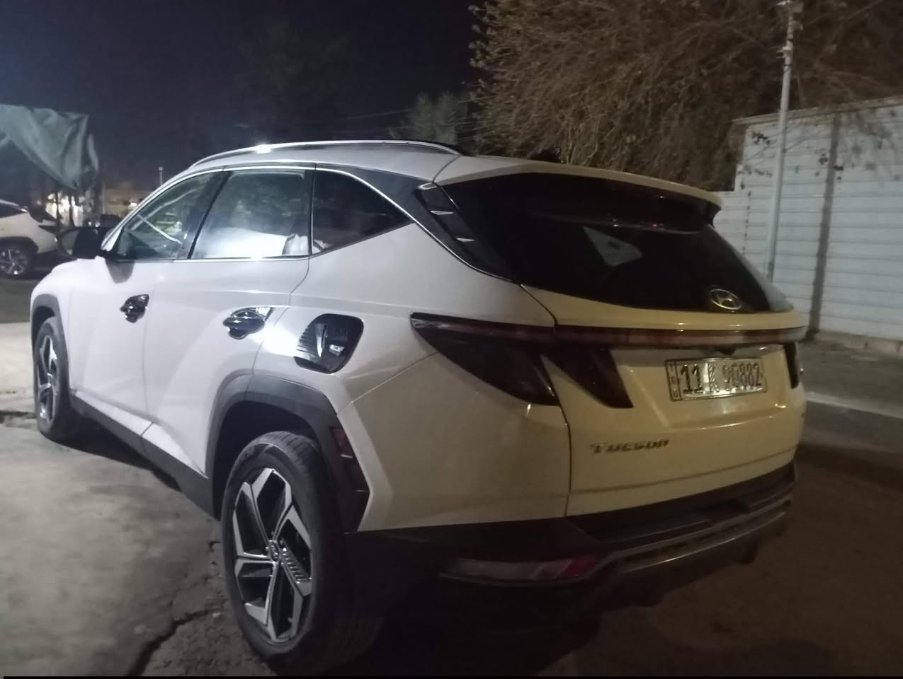 توسان 2023 لمتدد هايتراك  مكينة 2500 ضررها خلفي بك  لايت بدون اي ايرباك  ماشية 100 الف السيارة فول مواصفات رقم بغداد مستوردها ع ايدي السيارة مو مزاد السيارة مشتريها من التامين يعني هذه الحادث بسبب تامين 
كتلوك الشركة بيها واوراق التامين بيها وكاملة 
بانورما 
تدفئة تبريد كشنات ستيرن 
خزن كشنات وضعيات 2
فور ويل داريف 
صندوق ذكي 
قيادة ذاتية 
اضائة داخلية ١٠٠٠ لون متغير 
كير دكم 
رادار جانبي خلفي امامي 
شفتات ستيرن 
اربع وضيعات قيادة 
اربع كاميرات محيطية 
تقدم وترجع عن طريق البصمة وتشغيل عن بعد 
السعر 215 وبيها مجال 
***********
