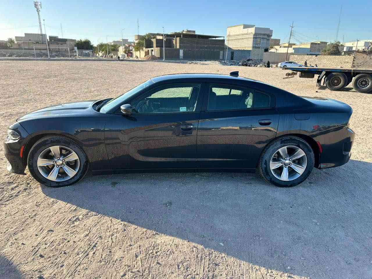 جارجر 2016
مكفوله  من ضربه وصبغ فقط تبديل بنيد بدون حادث
سونار موجود بصور
رقم مثنى راعيه بالبصره مواصفات عاديه 
مكان سياره بالبصره 
للستفسار اتصال ‭0783 848 2842‬
وتساب.   *********** الزبير, البصرة
