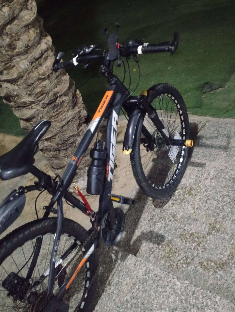 السلام عليكم باسكل  جبلي اللون اسود مابي اي نقص هوه و الاغراض  السعر 160 وبي مجال اي استفسار مراسله الصفحه او رقم ***********
