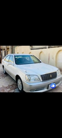 تويوتا كراون • ملكه ادوات • بدون لوحات