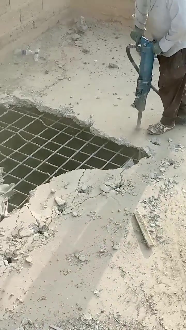 مستعدون تفليش الدور القديمه و محلات وباسعار مناسبه في جميع مناطق ديالى لاتصال على رقم ***********
