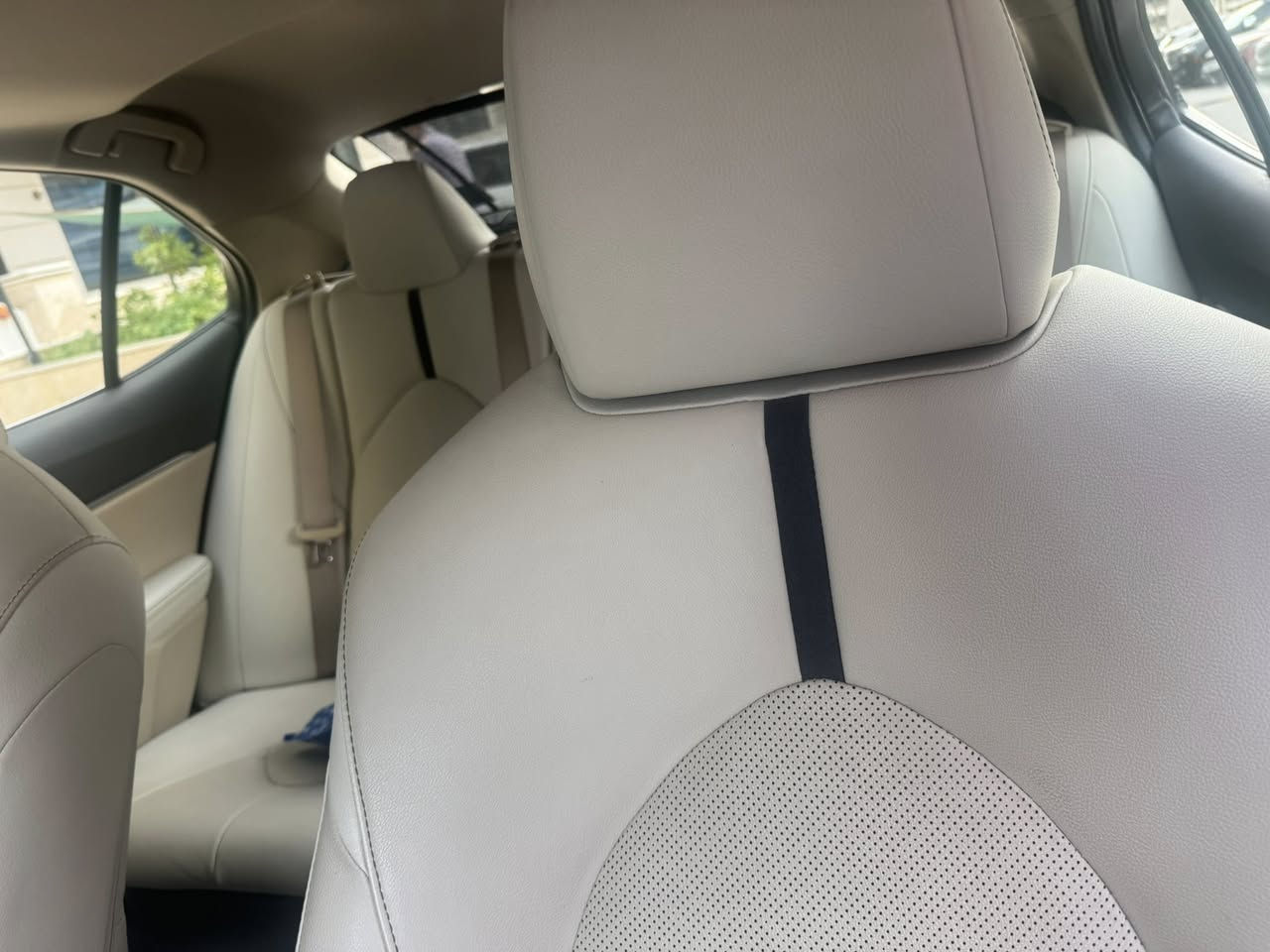 تويوتا كامري اللون ابيض وكاله ساز ام الضمان موديل ٢٣ ماشيه ٣٠ الف كيلو متر فول مواصفات برده خلفيه كراسي جلد وكهرباء ٦ ايرباك نظام سماعات jbl   مواصفاتها معروفه gle الساز رقم بغداد الجديد السياره مكفوله كفاله عامه عدا بارد اقل الاصبع للاستفسار الاتصال ع الرقم *********** السعر ٢٤٨ وبيها مجال
