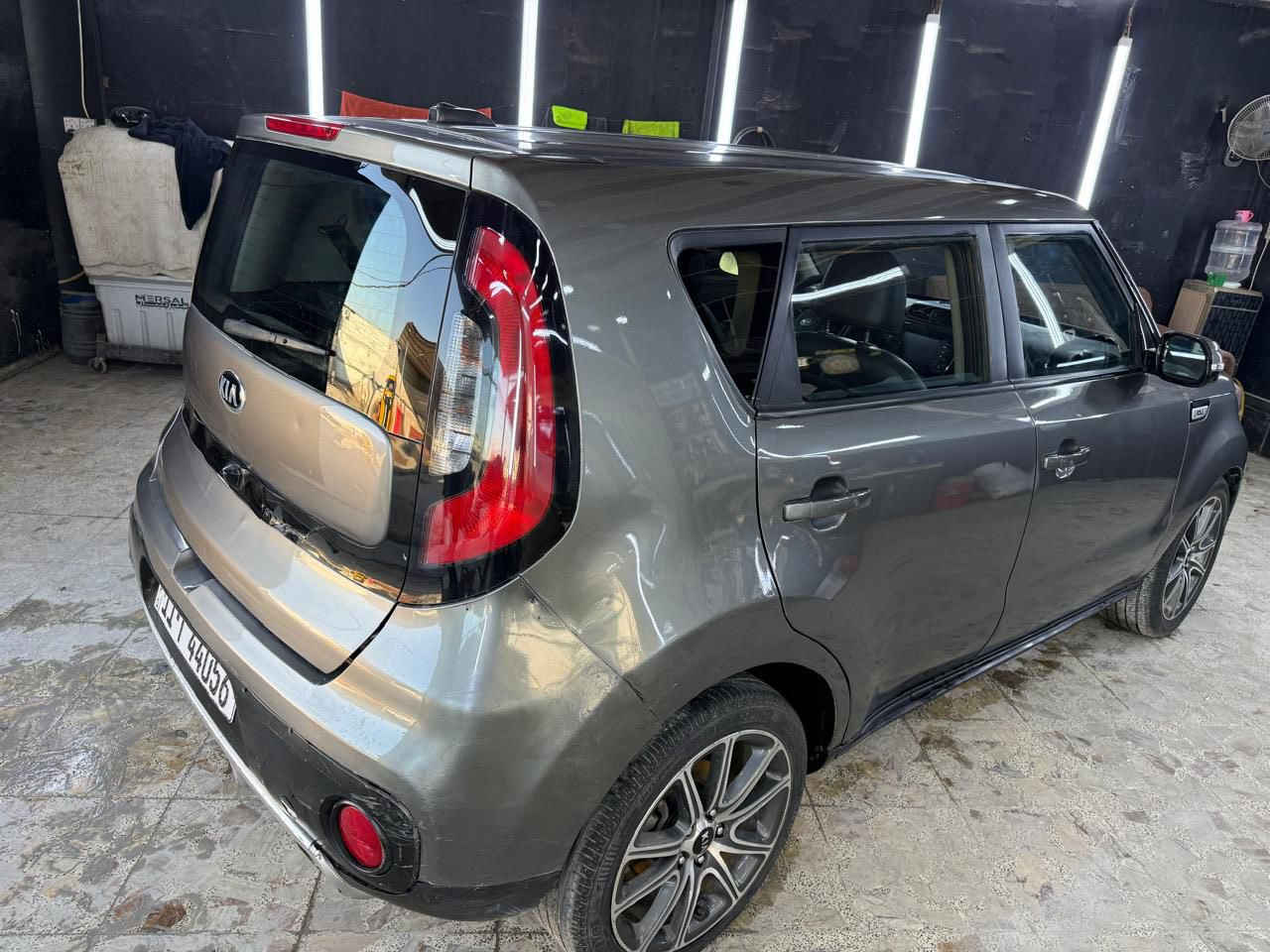 كيا صول مديل 2017 كير محرك بهاله جيده 1600 تيربو بيها قطع صبغ ابيع احزام بدون دواخل تبريد شغال السعر 98 وبيها مجال العنوان بغداد الحريه رقم الهاتف ***********
