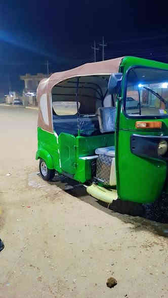 س ع تكتك 2022 شهر 5
,مكينه كفاله عامه 
دراجه بس جوه البك لايت بارد 
بس خياس قليل 
رقم بابل مشروع وطني مداور ثاني يوم 
السعر 7700وبيهه مجال حك جيه 
رقمي *********** 
ماممتواجد ع فيس 
شراي يتصل
