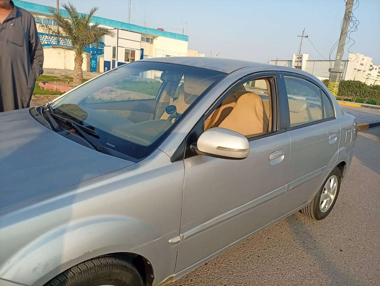 سلام عليكم كيا ريو  موديل 2012 سنويه منتهيه مكينه ستوك شديته مال حاويه 1600  خوان سياره مكفوله بس جارده وجاملغ نفسه بس مطخوخ ومريات جانبيه شديتله سعر 78  وبيه مجال الاستفسار سنويه منتهي  ***********
