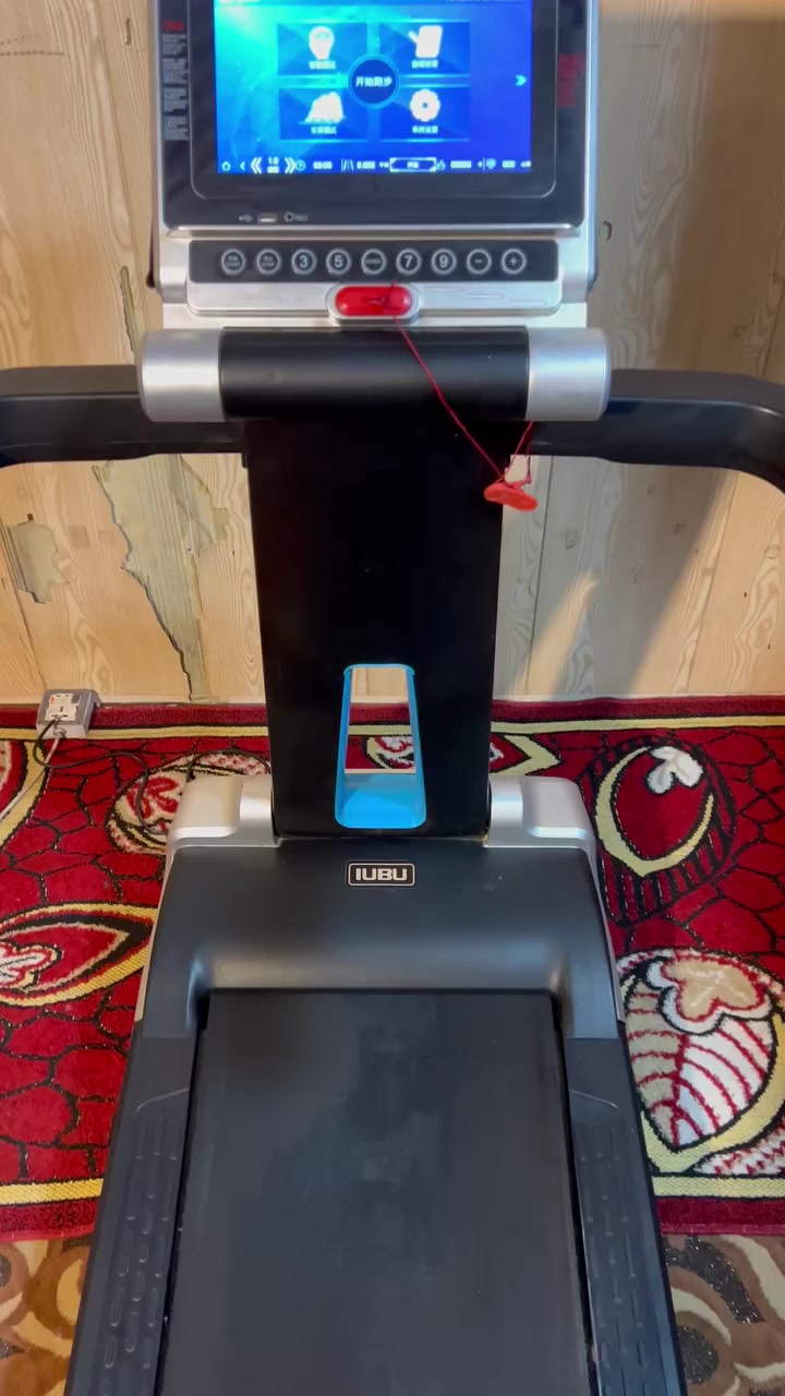 السلام عليكم جهاز جري ستعمال قليل شاشة تاب اواكس وفلاش وشاحن فول مواصفات حساس نبضات قلب ومفتاح امان
شبكة وأي فاي 
العنوان بغداد حي لأمانة 
السعر 300
يوجد توصيل
***********
