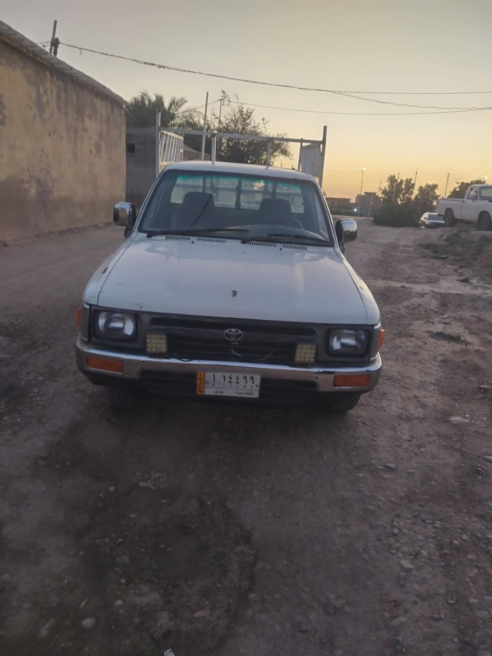 بيكم 93سيارة  مكفوله وبلاديه  مكفوله كفاله عامه سيارة جديده واحلى من صوره كير ومكيه وحداديه كلشي  بيها مكفول.  مداور. شوكت ما تريد.  سعرها 50وبيها مجال بسيط  مكاني واسط  الدجيلي. شراي يتصل  ***********
