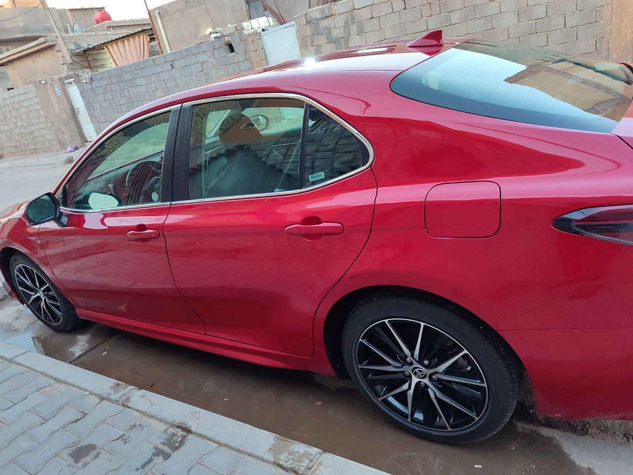 السلام عليكم كامري  se 2023 Nightshade
ماشيه 35 ml 
مواصفاته معروفة رياضي
البجم كبس 
رايده ب215 
مكاني كربلاء
***********
