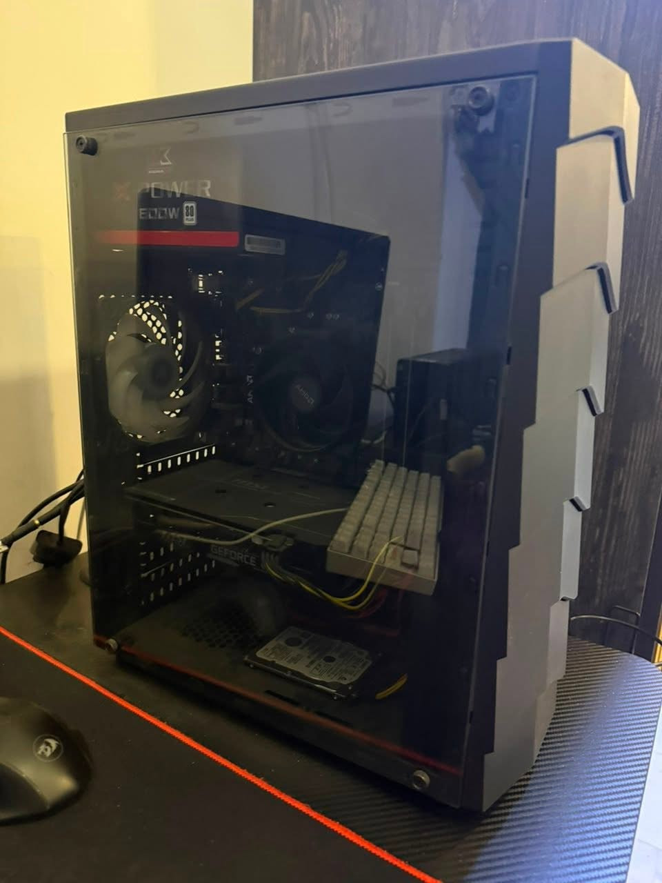 سلام عليكم من رخصت الادمن
بي سي للبيع سعر 400  الف 
مواصفات عندي pc 
رقم تلفون ***********
Amd r5 4650g 
Gtx 1660
Ram 16gb 3200
Hdd 500
SSD 128
Powe 600w
