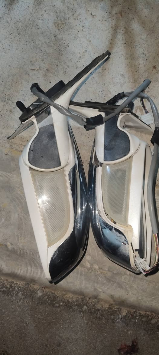 ئاوێنەی شاهینە هەردوکی 50هەزار نیکڵی پیوەیە ***********
