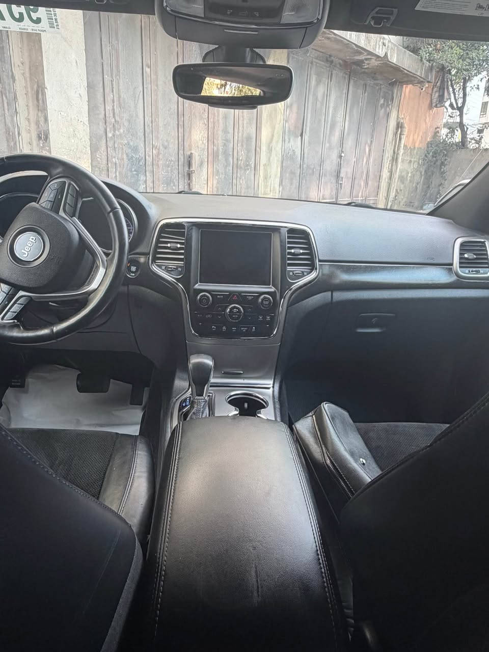 Andaf w ahla cherroke bel aalam  
Altitude 2018 4*4 meche 73 000 mile mafiyo rane
S3ro heloo
Call: 71001040 صربا, كسروان


**إذا كنت صاحب هذا الإعلان وتريد حذفه لأي سبب، رجاءا أرسل رسالة إلى الدعم الفني**