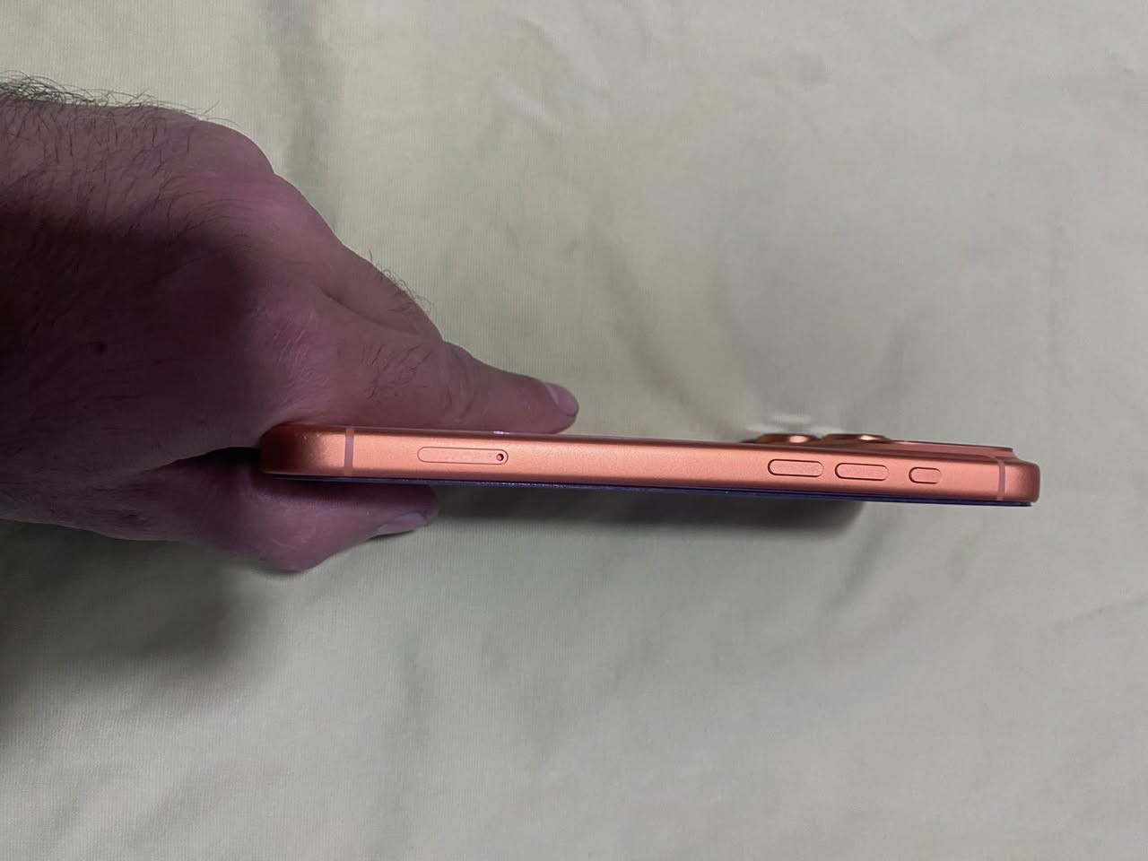 سلام عليكم 
ايفون 17برو ماكس 
ذاكره 256
نسبة بطاريه 100
عدد دورات 14
شريحه حقيقيه
تلفون مبدل شاشه درجه اولى
وظهر مفطر اثر الوگعه
مكفول عدا الشاشه مبدله 
فقط كارتونه ويا
سعر 1400
مكاني بغداد المشتل 
خاص ممتواجد 
***********بي وتساب

