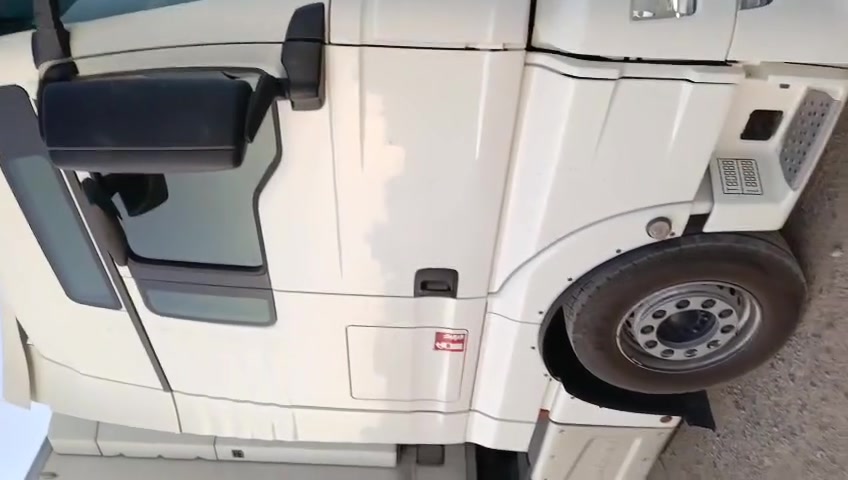 للبيع
راس و عربانة

مان سنكل بلاد  2017

محرك 460 

داخل اصفر 

ممشى 430

ريتايدر

معوزه زوج تايرات للأكسل

السيارة جاهزة للشغل

---------------

عربانة براد

شيرو 2013

سمك 7

ارتفاع استاندر 260

الاتصال على هذا الرقم ***********
