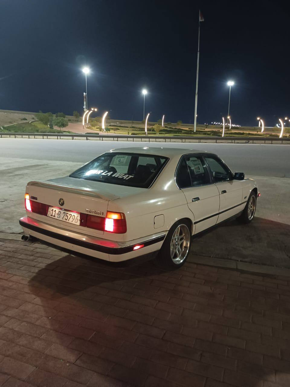 للبيع بي ام 91
525 مسكر عدل مكفول أصل وفصل
رقم بغداد انكليزي مميزز بأسمي شخصياً 
سنويه لحد 2032
كير zf رياضي غني عن التعريف
مكفوله كفاله عامه من ضربه وصبغ السياره على وضع لشركه
ويل M اصلي مختم
داخل جلد 
جام كهرباء 
تبريد شغال 
مسجل وسستم صوت كامل 
كيجات رياضي 
صدر كله جديد
كهربائيات كلها شغاله وعلى وضع شركه
نشاط سياره يشك الكاع ماشاء الله
 ترايك 200 شرط 
السعر 58 مكاني الرمادي
‏‪***********‬‏
