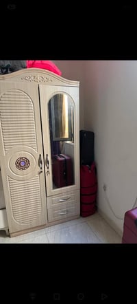 كاونتر مرمر ٥٠٠ • ثلاجه ٢٢٥ • فرن ٧٥