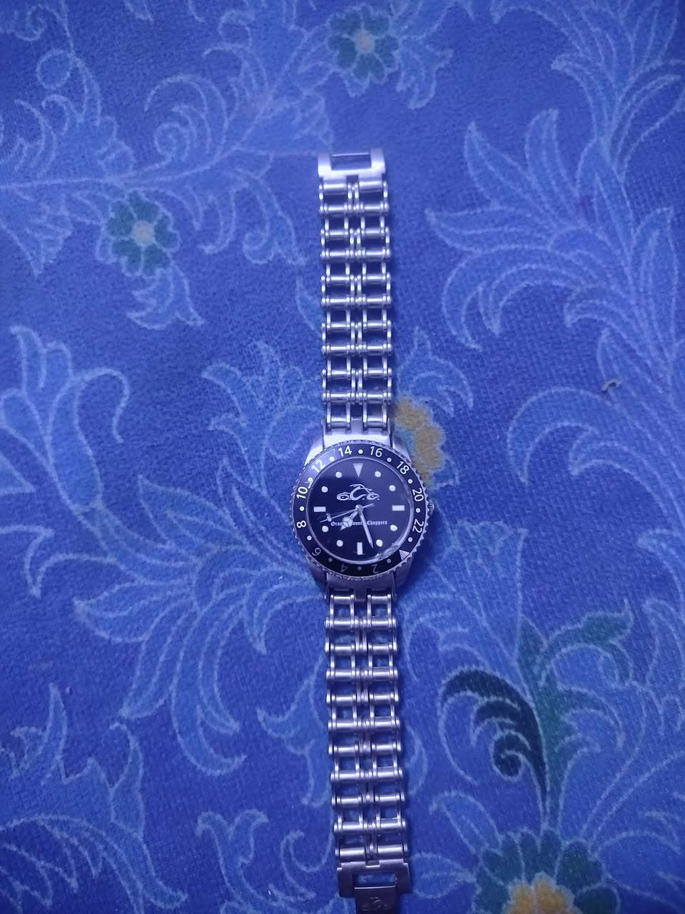 ساعه ماركه بيهه ضربه خفيفه ما مثره عل الجامه مزاد يبدي من 10 الاف  رقمي *********** لا يوجد توصيل لجميع المحافظات مكاني بغداد الداخل يم سوق الاولى قطاع 2
