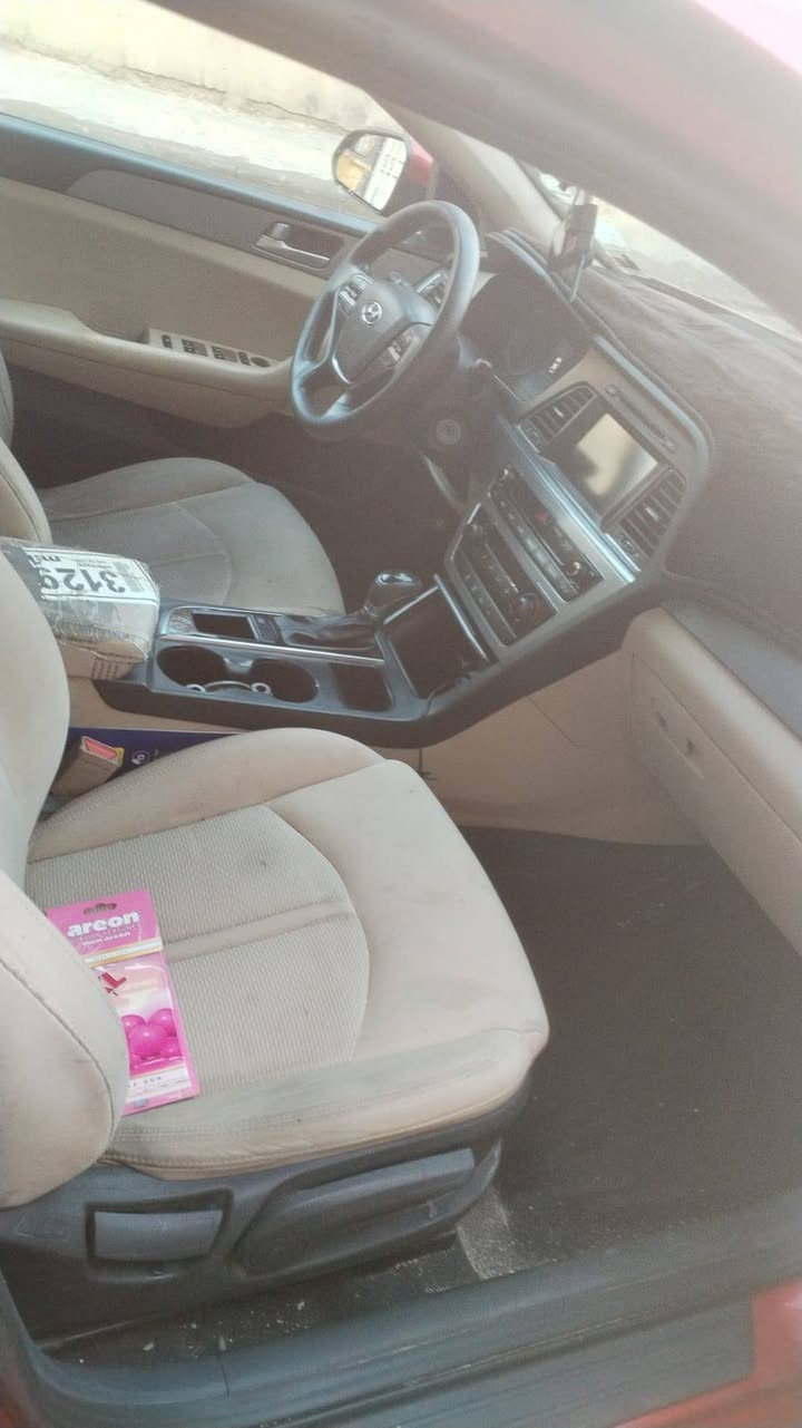 السلام عليكم سوناتا 2017 وارد امريكي
بية 4 قطع كلير وبنيد صبغ  

السعر ١٢٨ . ماشية 54الف مايل حقيقي 

العنوان بغداد البياع حي الاعلام 

لتواصل ***********واتساب ورصيد
