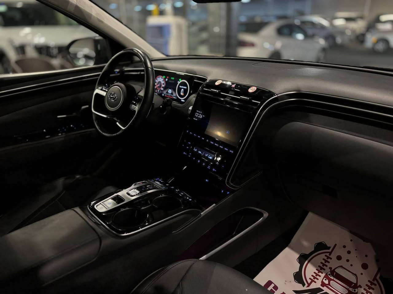 السلام عليكم
توسان 24
وارد امريكي 
فول مواصفات 
رادار
كاميرا 360
بانوراما قطعتين 
سوالف كلش هواي 
للتواصل ***********
رقم قادسيه بأسمي مشروع وطني
مكان السياره ديوانيه
