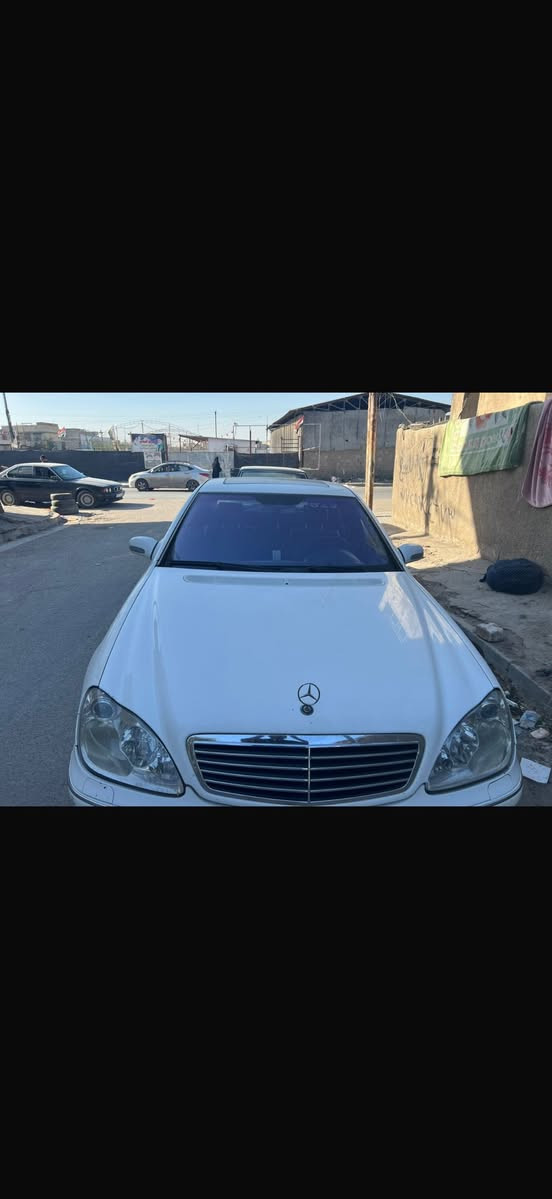 سلام عليكوم مارسدس ام عيون متوم طبق الصل  2004 كفاله من كلشي ماعده بلجاملغ واضح كدامك بيع مستعجل اني مكلف بل نشر رقم صاحب سياره ***********
