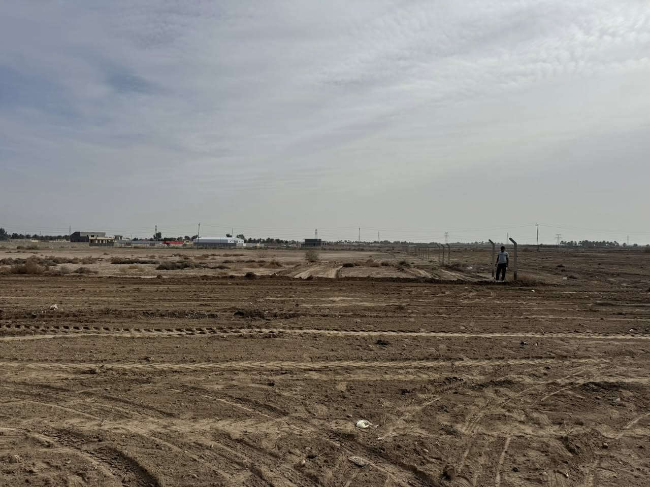 🏡 فرصة مميزة لامتلاك قطعة أرضك الآن
تم بعون الله افتتاح بيع قطع أراضي بمساحات مختلفة
طابو زراعي سند 25 التحويل بأسم المشتري
  
📍 في ناحية الكفل – طريق النجف / الحلة  
تقسيم حسين مارينا 
✔️ موقع حيوي وسهل الوصول  
✔️ مناسب لبناء منزل العمر أو للاستثمار المضمون  
✔️ توفر خدمات قريبة من الموقع  

📲  الحجز والاستفسار 
***********
‭0773 390 9976
