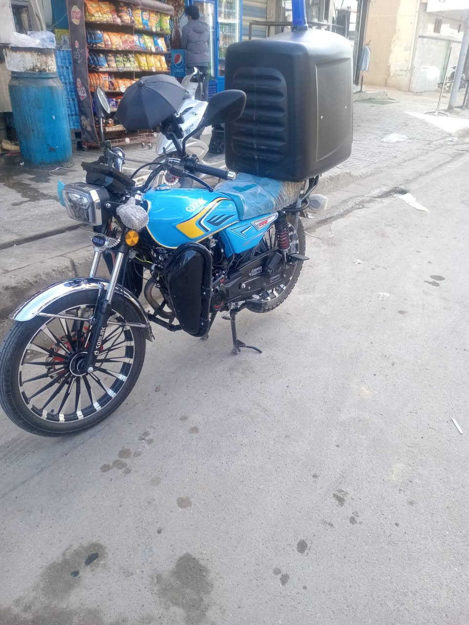 السلام عليكم دراجه سونك للبيع موديل 25 جديده قبل سبوعين نازله من رمبه ومشتغله سبوع فقط عله وضع شركه ماخذيها اب مليون و150 وذابين عليها 150 قفلها مليون مكاني محموديه حي الشهداء مكلف بنشر رقم راعيها‏‪***********‬‏
