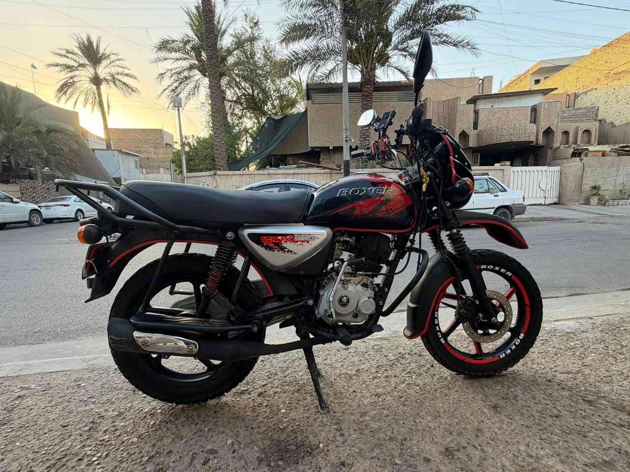 السلام عليكم بوكسر موديل 23 نزول 24 مرقم لوحه وسنويه إنكليزي تحويل ثاني يوم مكفوله كفاله عامه مكاني الحريه 
***********
