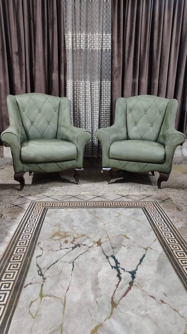تخم تركي سرير 8 مقعد💺 أخو جديد أي ضرر مابي سعر ,,275,,بي مجال مكان لبياع *********** يوجد واتس اب
