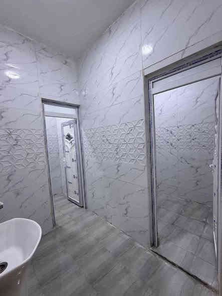 بسم ألله ألرحمىن ألرحيم
أسعد ألله أوقاتكم بكل خير 🌹
اللاستفسار : ***********

توفر : دار سكن للبيع ⚡
جمال ونزاكه ودقه بلعمل 
بناء حديث سنه 2025 😍
ألمساحه : 250 م
على شارع 10 م تبليط
بيت فارغ جاهز للسكن
تستلم بيتك عد لمكاتبه
جميع لخدمات متوفره 👍
ماء + كهرباء + مجاري
نوع العقار : طابو ملك صرف
زراعي بأسم عراقي سند 25

محتويات ألبيت ⬇️
كراج سياره
دوانيه
صاله كبيره
غرف نوم عدد 3 
مطبخ حار بارد
حديقه جانب لبيت
مجمع صحيات داخلي + خارجي

الموقع راقي
البصرة محوله زهير 
يبعد مسافه 700 م
عن طريق داخلي سايدين

كل هاذ جمال وترتيب 
سعر 137 مليون وبي مجال
اللاستفسار : *********** البصرة
