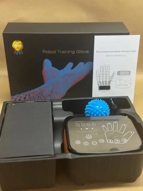 هذا قفاز تدريب روبوتي (Robot Training Glove) مصمم للمساعدة في إعادة تأهيل وظائف اليد. 
يستخدم لإعادة التأهيل بعد السكتات الدماغية أو لمشاكل حركة اليد الأخرى.
يساعد في تحسين توتر العضلات ومنع ضمورها.
يعمل ببطارية قابلة للشحن عبر USB.
مناسب للاستخدام المنزلي.
متوفر توصيل جميع المحفظات 
***********
سعر 65
