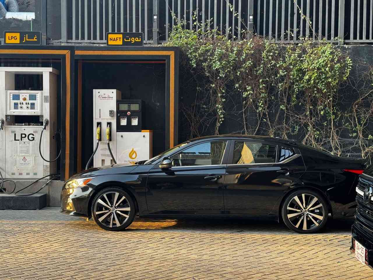 نيسان التيما 2022 للبيع او المراوس
NISSAN ALTIMA SR(PIUS)🩶
موديل 2022 
مواصفات  SR PlUS
فول فول مواصفات ١/١
ابواب بصمة
‎كشنات جلد
‎بصمة تشغيل 
‎تشغيل عن بعد
‎شاشة
‎كاميرا
‎نقطة عماء
‎تحديد سرعة
‎تحديد مسار
‎اوتو ستارت ستوب
‎رادار امامي 
‎رادار جانبي 
‎رادار خلفي 
‎حساسات خلفي
‎كشن سايق كهربائي 
‎لايتات ليد زينون بيلادي
‎ويل كروم ١٧ المرغوب
…‎بعد هواي مواصفات
لون اسود  
وبعد هواي موصفات 
عداد  km86
السياره حادثها سرقة جاملغ ورصعة بالبنيد
185 وبيها مجال 
صور الحادث بل منشور 
اي استفسار اتصال :***********
حجر بيئة والرادارت كله بلادي بدون نواقص 
 السياره مرقم شمالي سليمانية بأسمي السيارة جديدة بمعنى الكلمة
_مكان السيارة بغداد
