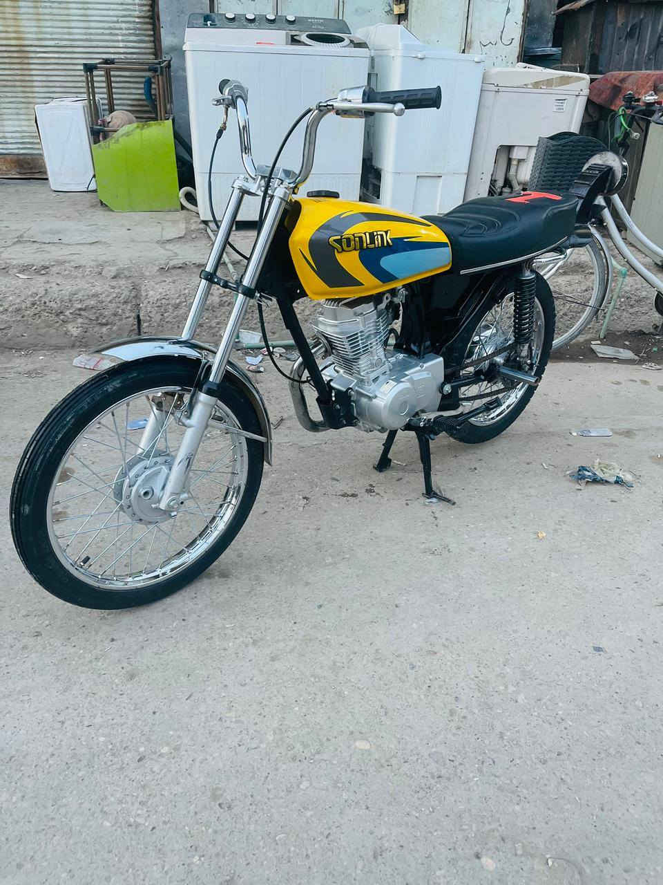 سلام عليكم دراجه شاصي ٢٥ أوراق كامله الدراجه تعمير ٢٥ مكفوله مكاني ديوانية مركز ***********
