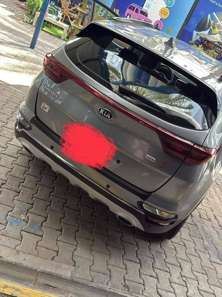 السلام عليكم ورحمه الله
للبيع كيا سبورتج 2021 وارد امريكي فئة ( S ) 

السياره  ماشيه 67000  كليو  

المحرك GDI (2400) 

المواصفات :- 

قطعتين تبريد 

بجم (لايت) زنون 

تحكمات ستيرن جهتين 

ويل كب

شاشه كبيره

كامره

نضام (سبورت -عادي- ايكو)

مانع انزلاق 

كروز سرعه

مود جبلي

فور ويل 

تخم تايرات جديد 

السيارة رقم بغداد 

18,000$ وبيها مجال لشراي 

حادثها جنطه خلفي  

 

ورش بلباب خلفي 

 كير محرك مكفوله منظومه تبريد جديد 

سياره موجوده بلسيديه 

موجود بس واتس او اتصال 

***********
